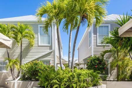 New Casa Caribe By Brightwild- Two-Story Condo Rooftop Pool 키웨스트 외부 사진