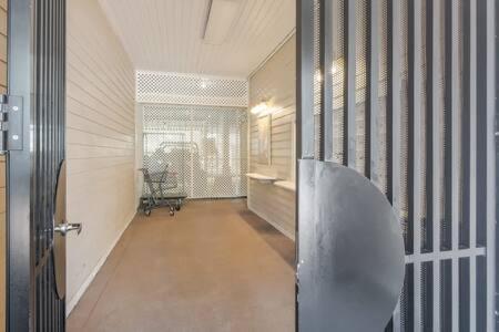New Casa Caribe By Brightwild- Two-Story Condo Rooftop Pool 키웨스트 외부 사진